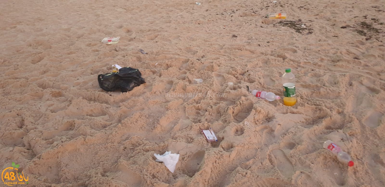 يافا: من المسؤول عن مشاهد تكدّس القمامة والنفايات على شواطئ المدينة ؟!